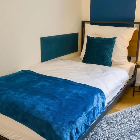 Gross, Modern, Zentrumsnah Mit Parkplatz Und Garten Ulma