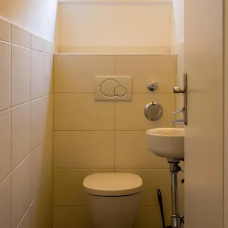 Апартаменты Gross, Modern, Zentrumsnah Mit Parkplatz Und Garten Ульм