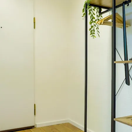 Gross, Modern, Zentrumsnah Mit Parkplatz Und Garten Апартаменты *