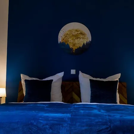 Gross, Modern, Zentrumsnah Mit Parkplatz Und Garten Appartamento